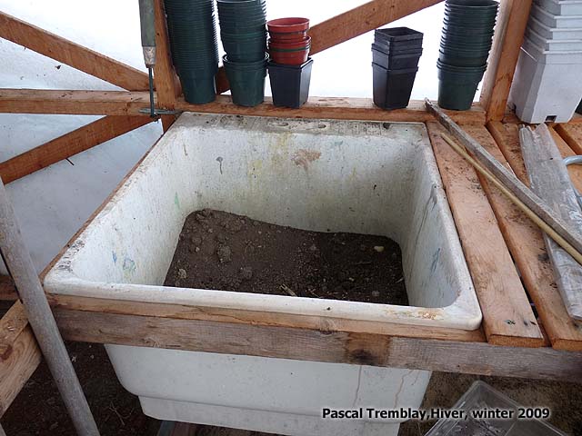 Construire une table ou banc de rempotage avec évier pour la terre - Évier de service en plastique - Table de plantation -